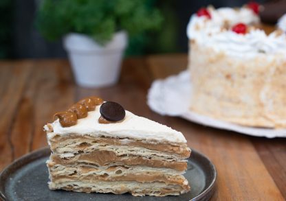 TORTA HOJARASCA LUCUMA Y MANJAR